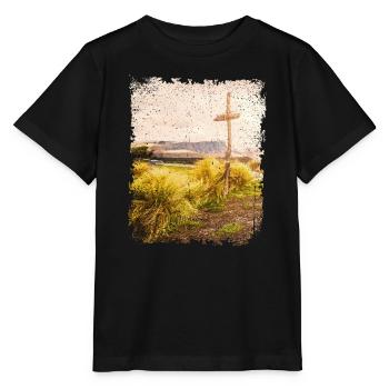 Holzkreuz in karger Landschaft | Jesus Cross - Stanley/Stella Kinder T-Shirt MINI CREATOR  - Schwarz - Vorne - Mikhail (115cm)