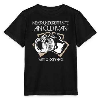 Never Underestimate An Old Man with a Camera - Stanley/Stella Kinder T-Shirt MINI CREATOR  - Schwarz - Vorne - Mikhail (115cm)
