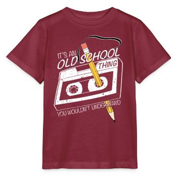 Design Funny Generation 70 80, Audiokassette - Stanley/Stella Kinder T-Shirt MINI CREATOR  - Burgunderrot - Vorne - Kain (125cm)