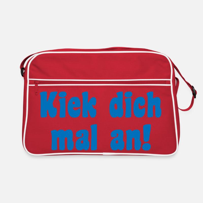 Model Saying Berlin Retro Bag