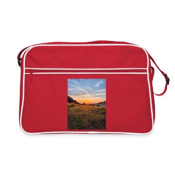 coucher de soleil dorée sur prairie alpine - Sac Retro - rouge/blanc - Devant