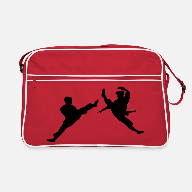 Zwei fliegende Karate-Kick oder Teakwondo-Kick Retro Tasche