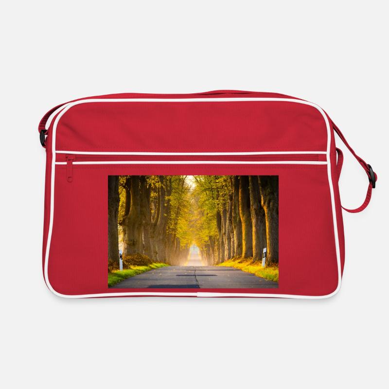 Herbstallee im Licht Retro Tasche