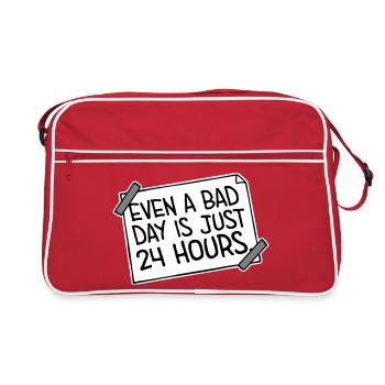 Même une mauvaise journée n’est qu’un proverbe motivant 24 heures sur 24 - Sac Retro - rouge/blanc - Devant