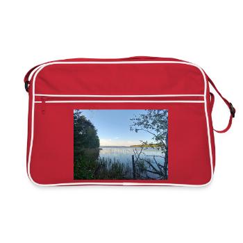 Die friedliche Seelandschaft der Küste - Retro Tasche - Rot/Weiß - Vorne