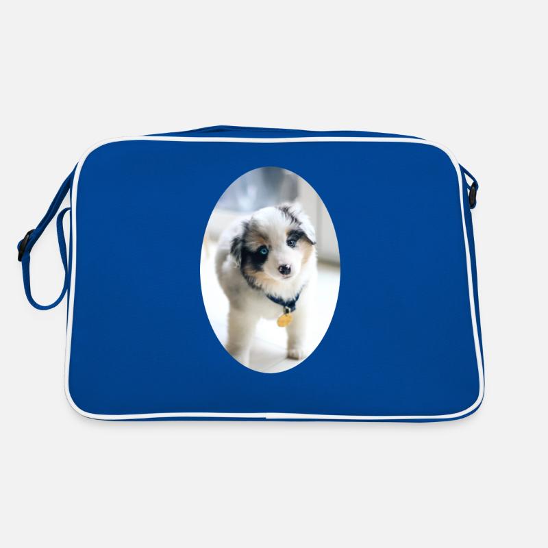 Ein ganz junger Australien Shepherd Retro Tasche