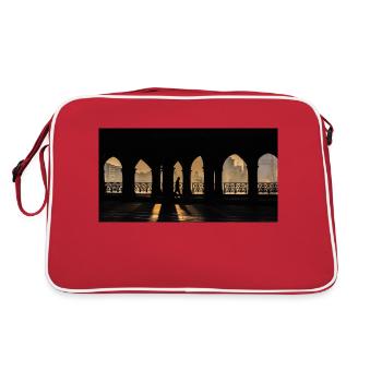 A man on his way to work - Retro Bag - red/white - Back