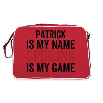 Patrick ist mein Name Spoiling ist mein Spiel - Retro Tasche - Rot/Weiß - Hinten