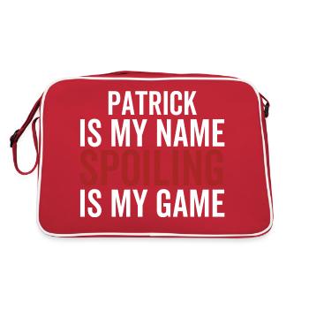 Patrick ist mein Name Spoiling ist mein Spiel - Retro Tasche - Rot/Weiß - Hinten
