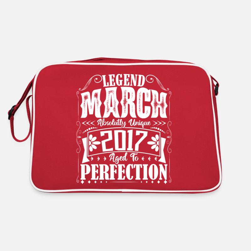 Mars 2017. Cadeau d'Anniversaire mars 2017. March. Sac Retro