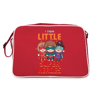 Kindergärtner Erzieher erzieht kleine Superhelden - Retro Tasche - Rot/Weiß - Hinten