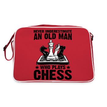 Never Underestimate An Old Man Who Plays Chess - Retro Tasche - Rot/Weiß - Hinten