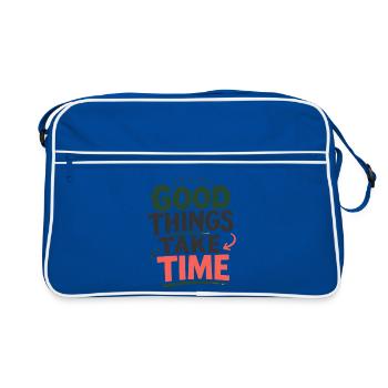 Good Things Take Time Spruch Statement T-Shirt - Retro Tasche - Blau/Weiß - Vorne