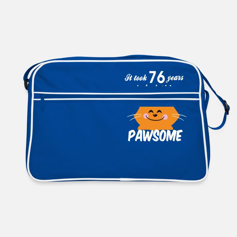 Il a fallu 76 ans pour regarder ce pawsome Sac Retro