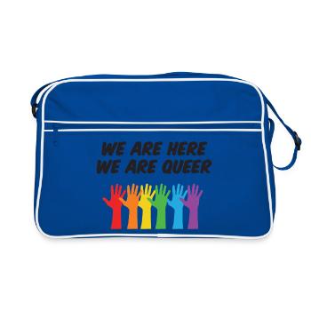 Mois de la fierté LGBT - Nous sommes ici, nous sommes queer - Sac Retro - bleu/blanc - Devant