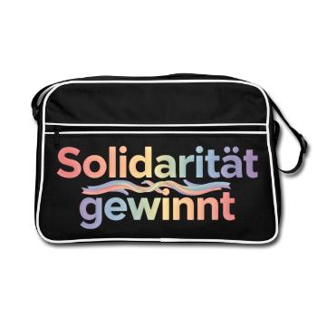 Solidarität Gewinnt Pastel Hoodie Demonstration - Retro Tasche - Schwarz/Weiß - Vorne