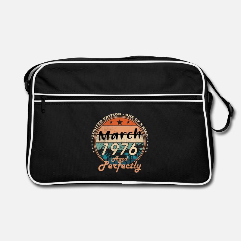 Mars 1976 – Perfectly Aged Retro Sac Retro