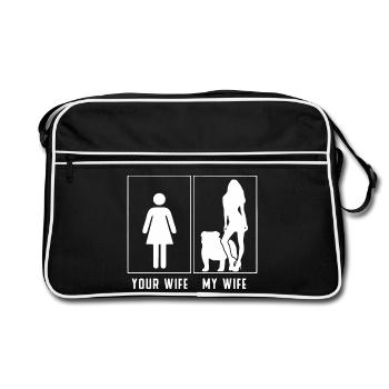 My Wife vs Your Wife – Bulldog Style - Retro Tasche - Schwarz/Weiß - Vorne