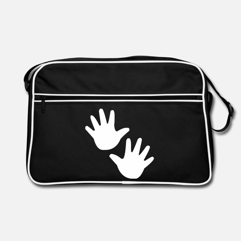 Hand Hände Kind Kinder Retro Tasche