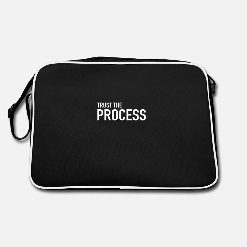 Trust the Process Retro Tasche