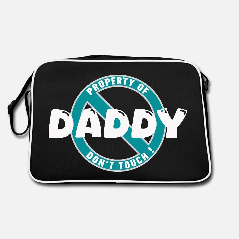 Papas Eigentum, weiß. In Retro Tasche