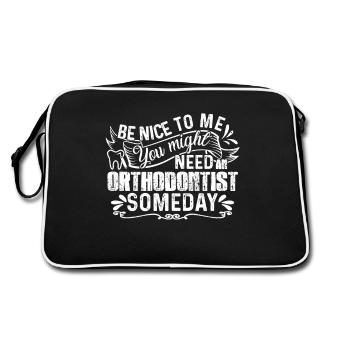 Orthodontist Be Nice To Orthodontist - Retro Bag - black/white - Back