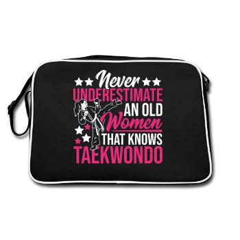 Never Underestimate an Old Woman Taekwondo - Retro Bag - black/white - Back