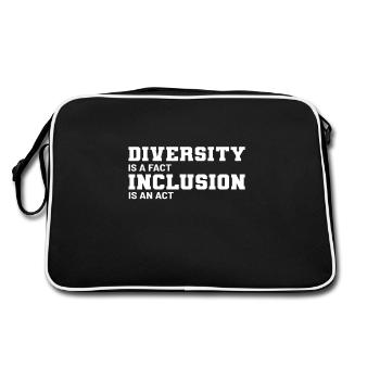 The recording is an act of diversity activist Gesche - Retro Bag - black/white - Back
