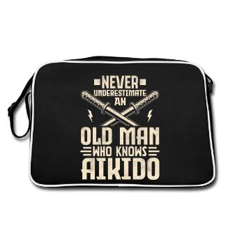 Never underestimate an old man who knows Aikido - Retro Bag - black/white - Back