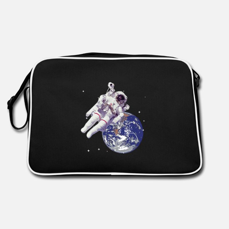 Astronaut in space - Retro Tasche - Schwarz/Weiß