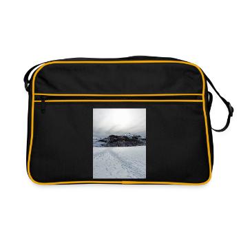 Schneebedeckter Horizont unter blasser Sonne - Retro Tasche - Schwarz/Gold - Vorne