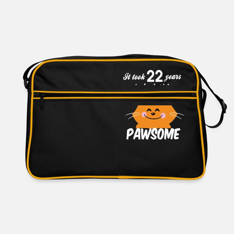 Il a fallu 22 ans pour regarder ce pawsome Sac Retro