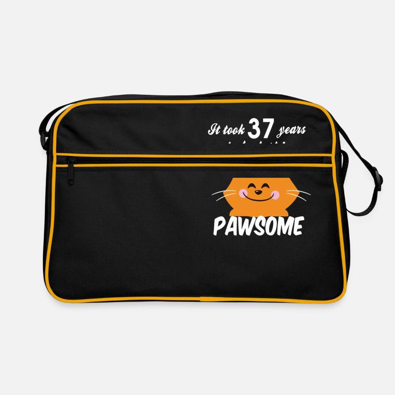 Il a fallu 37 ans pour regarder ce pawsome Sac Retro