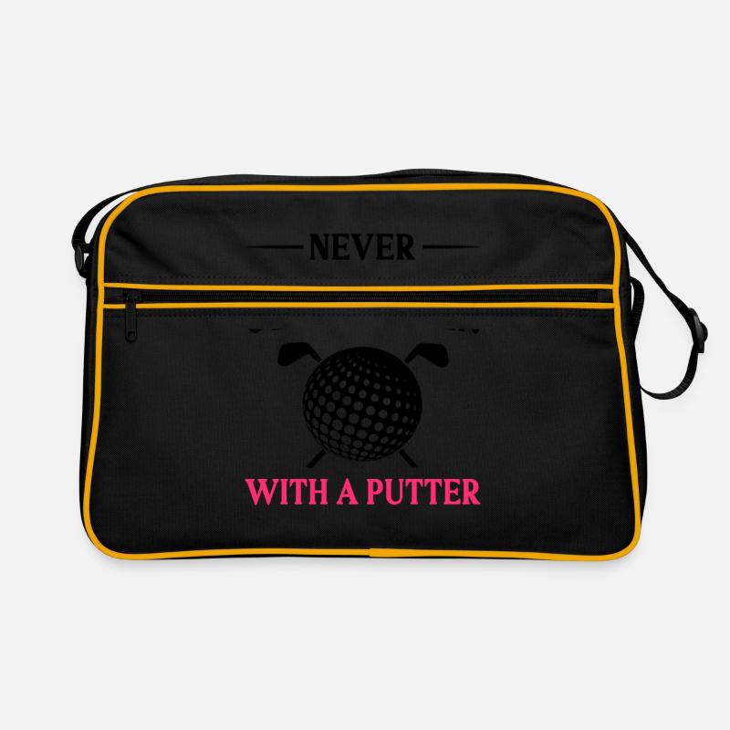 Never Underestimate And Old Woman With A Putter Go Retro Tasche