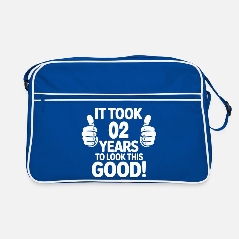 Conception de t-shirt de célébration du 2e anniversaire Sac Retro