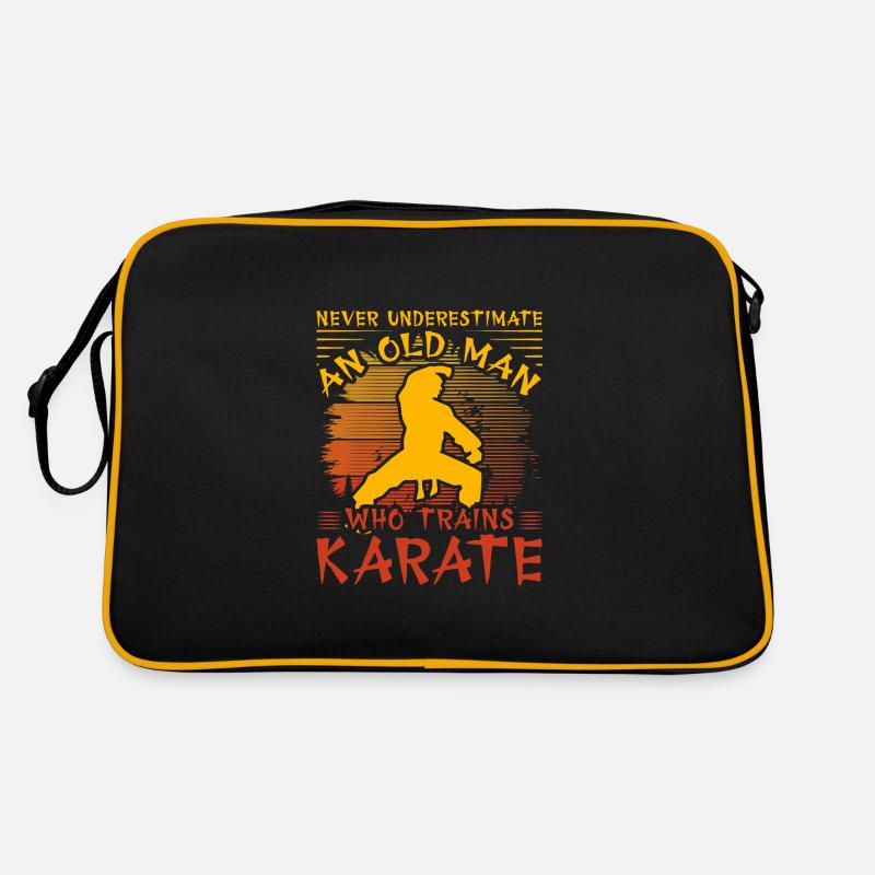 Never underestimate an old man who trains karate - Retro Bag - black/gold