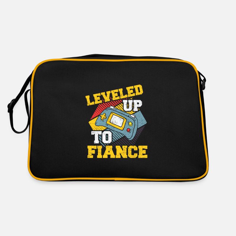 Leveled Up To Fiance - Ehe - Retro Tasche - Schwarz/Gold