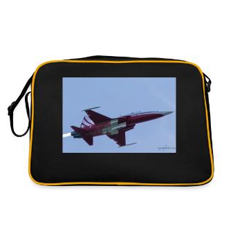 Fighter jet of the Patrouille Suisse - Retro Bag - black/gold - Back
