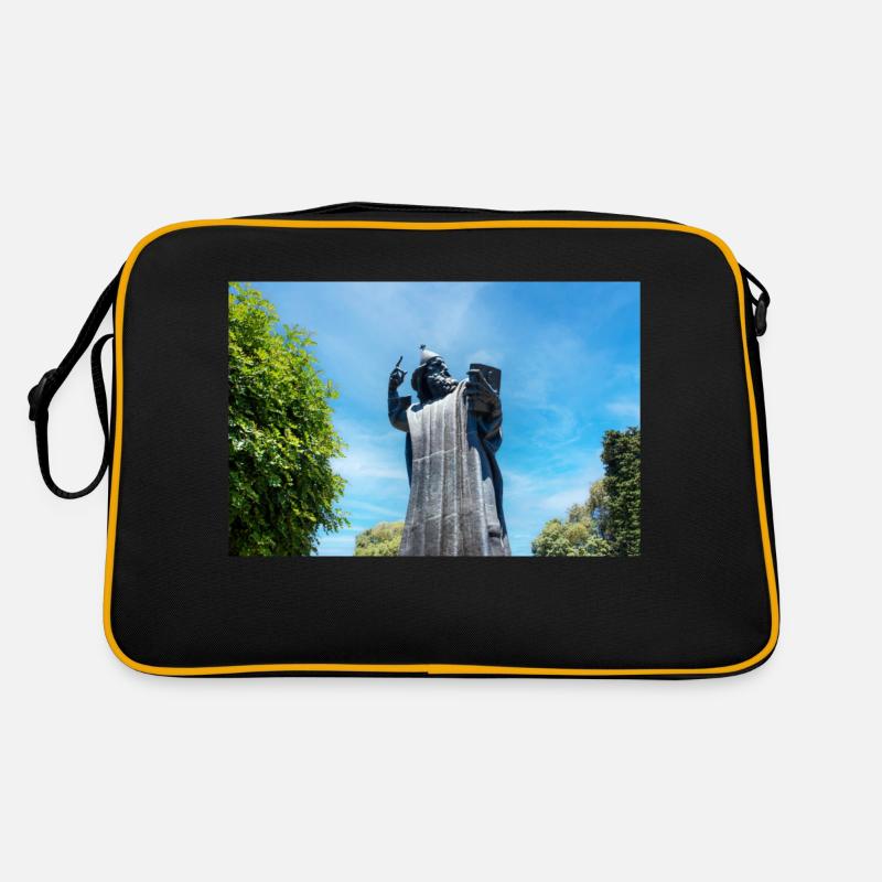 Statue von Gregor von Grgur Ninski in Split Retro Tasche