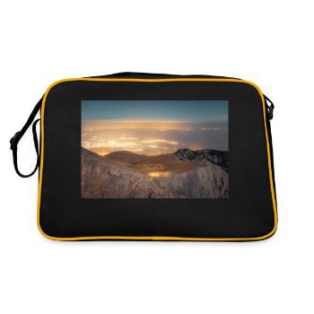 Mt Olympus and nearby towns of Greece at night - Retro Bag - black/gold - Back