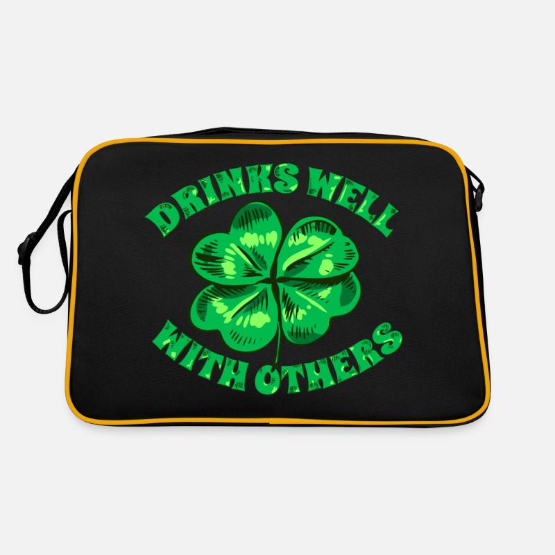 Boire bien avec les autres St Patrick s Day drôle Sac Retro