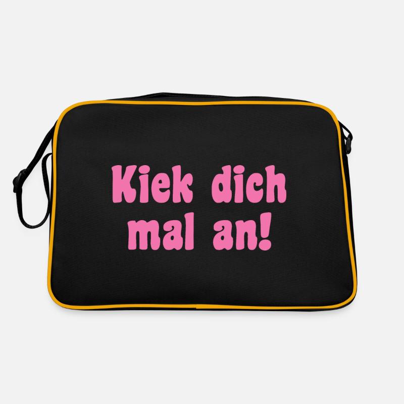 Model Saying Berlin Retro Bag