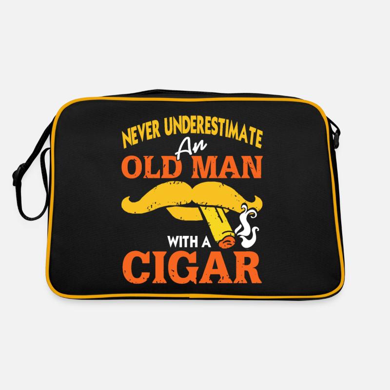 Never Underestimate An Old Man With A Cigar Retro Tasche