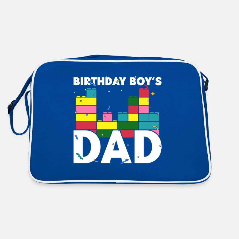 Le père d’un garçon d’anniversaire construit des blocs de construction Sac Retro