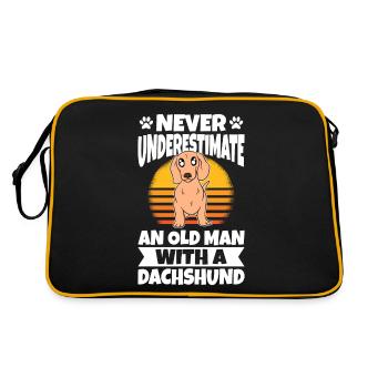 Never Underestimate An Old Man With A Dachshund - Retro Tasche - Schwarz/Gold - Hinten