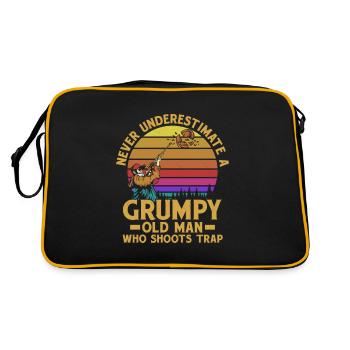 Never Underestimate A Grumpy Old Man Who Shoots Tr - Retro Tasche - Schwarz/Gold - Hinten