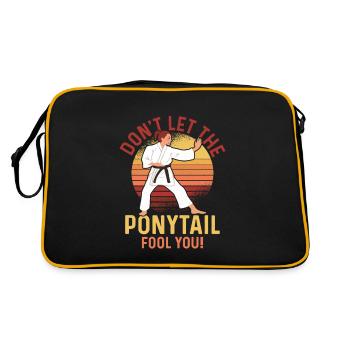 Ne vous laissez pas tromper par la queue de cheval ! Karaté Femme - Sac Retro - noir/or - Dos