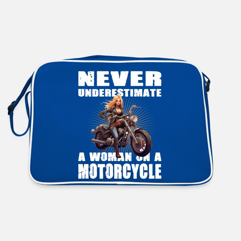 Never Underestimate A Woman On A Motorcycle Retro Tasche