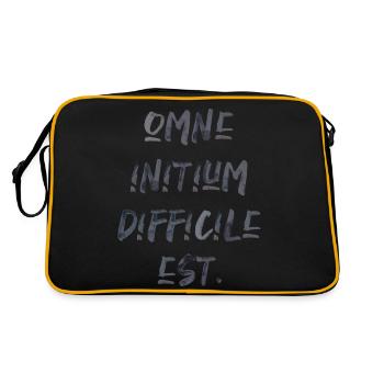 all beginning is difficult Latin quotation scripture - Retro Bag - black/gold - Back