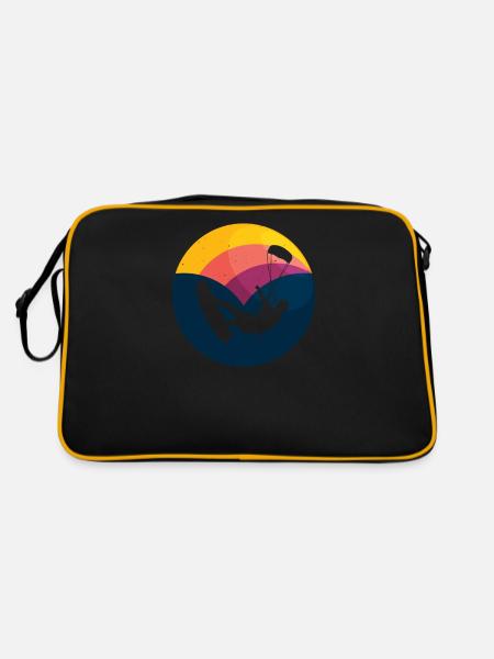 Kite Kiteboarding Kitesurfer Kiteboarding Gift - Retro Bag - black/gold - Back